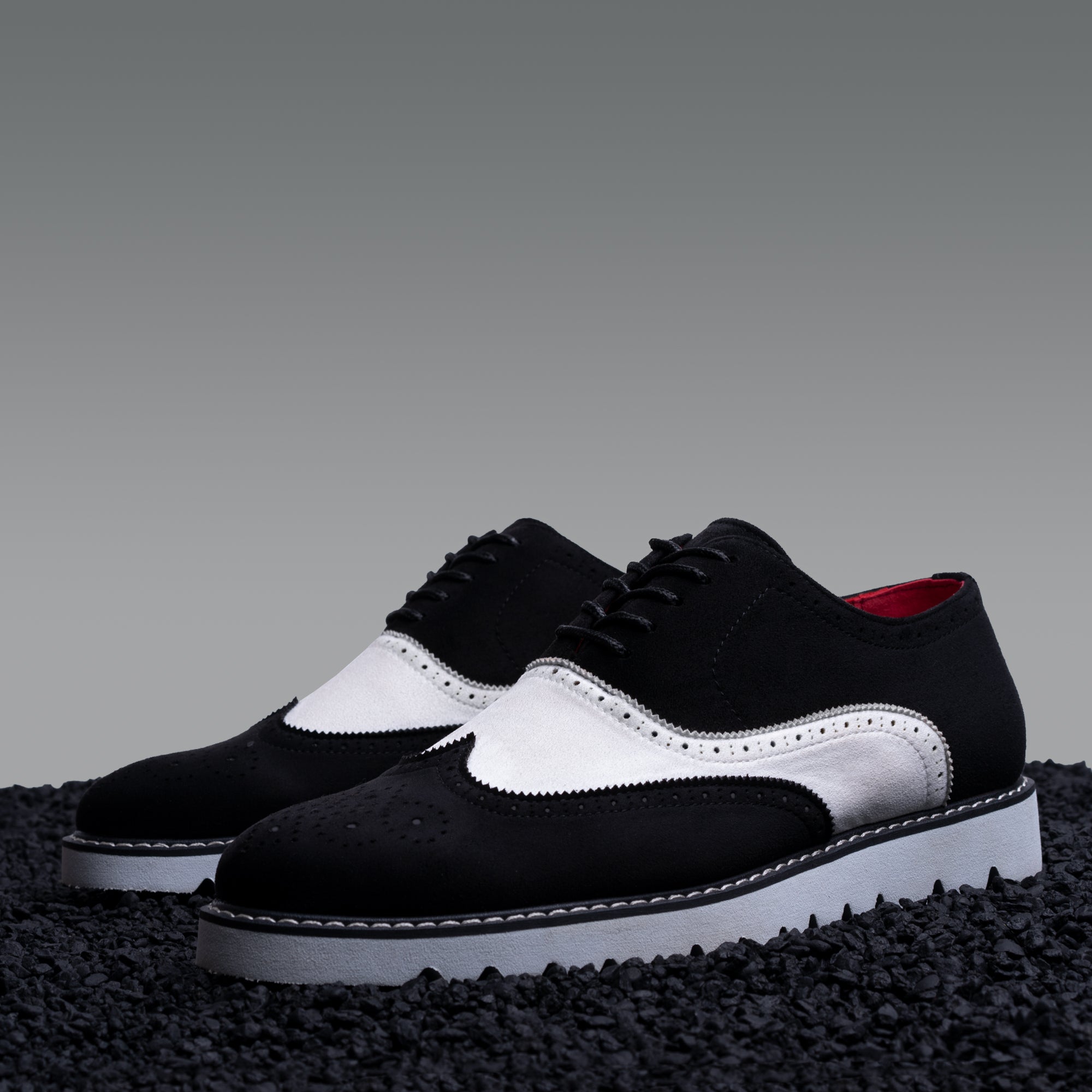 The Paragon Casual Wingtip Oxford Sneaker Black/White